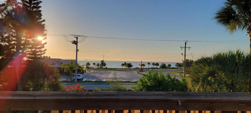 Casa Coquina Del Mar Bed And Breakfast Тайтусвилл Экстерьер фото